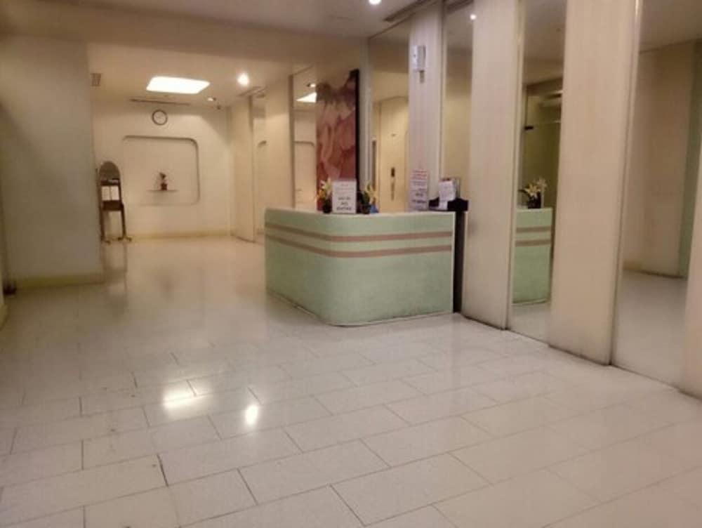 Dragonlink Suites Макати Экстерьер фото