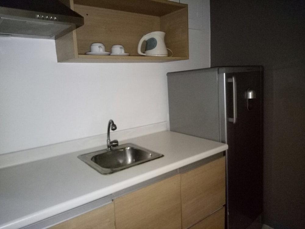 Dragonlink Suites Макати Экстерьер фото